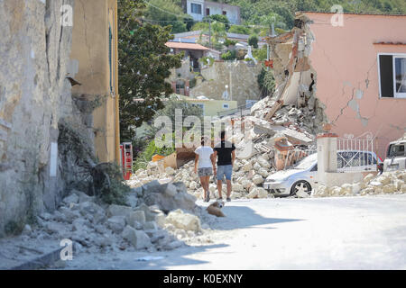 Terremoto in Ischia, 2 morti e distruzioni a Casamacciola. 2600 sfollati. Nella foto, distruzione e macerie. 22/08/2017, Ischia, Italia Foto Stock