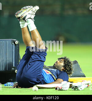 Pallekele, Sri Lanka. Il 22 agosto, 2017. Sri Lanka senior fast bowler Lasith Malinga esercizio durante una sessione di prove libere a Pallekele International Cricket Stadium di Pallekele il 22 agosto 2017, Credit: Lahiru Harshana/Alamy Live News Foto Stock