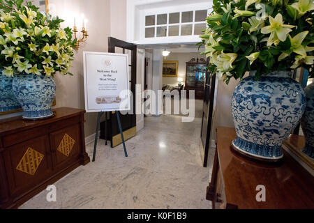 Washington, Stati Uniti d'America. Il 22 agosto, 2017. Una risoluzione molto alta vista del rinnovato di recente ingresso del West Wing Lobby nella Casa Bianca di Washington, DC martedì, 22 agosto 2017. Credito: MediaPunch Inc/Alamy Live News Foto Stock