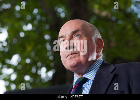 Edinburgh, Regno Unito. Il 23 agosto 2017. Generale Lord Richard Dannatt, un ex capo del personale di carattere generale, che figurano all'Edinburgh International Book Festival. Gary Doak / Alamy Live News Foto Stock