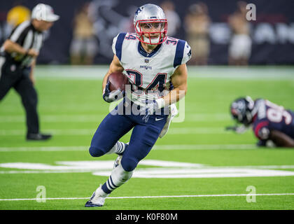 Agosto 19, 2017: New England Patriots running back Rex Burkhead (34) porta la palla durante il primo trimestre di NFL Football pre-stagione partita tra Houston Texans e il New England Patriots a NRG Stadium di Houston, TX. I Texans hanno vinto il gioco 27-23...Trask Smith/CSM Foto Stock