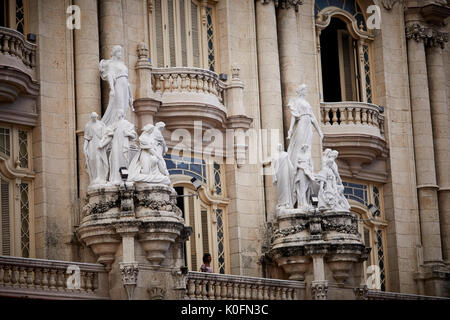 Cubano, Cuba, capitale, Havana Teatro Nazionale, Gran Teatro de La Habana Alicia Alonso da architecte Paolo Belau Foto Stock