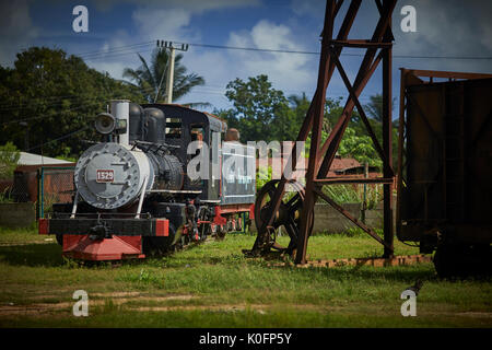 Cubano, Cuba, Cardenas, museo mulino per lo zucchero di Jose Smith Comas olio conservato eseguire locomotive a vapore Foto Stock