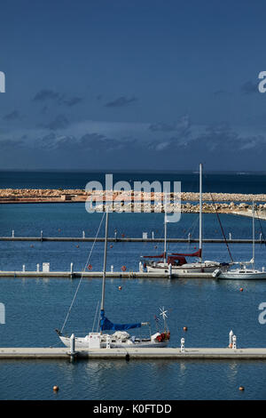 Cubano, Cuba, Melia Meliá Marina Varadero, yacht di lusso barche ormeggiate presso gli ormeggi Foto Stock