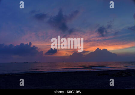 Tramonto sulla famosa Isola di Cijin, Kaohsiung, Taiwan Foto Stock