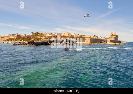 Isola di Tabarca nel Mare Mediterraneo di fronte a Santa Pola città Foto Stock