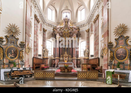 Innenraum und altare der Stadtpfarrkirche St. Blasius, Fulda Hessen, Deutschland | Interno e altare, San Biagio Chiesa, Fulda Hesse, Germania Foto Stock