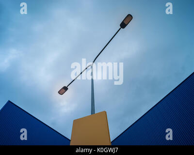 Serie di elementi di architettura department store e street quando la pioggia tempesta provengono Foto Stock