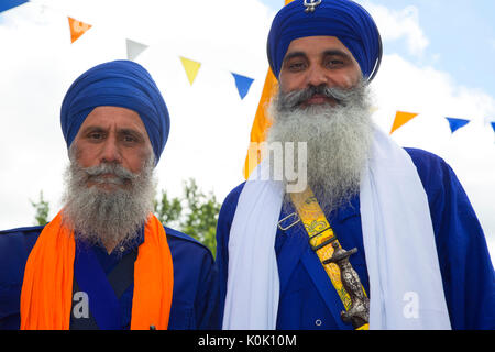 Gli uomini di religione sikh, Sikh parata del giorno, Salem, Oregon Foto Stock