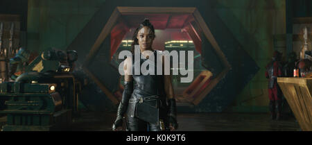 Data di rilascio: novembre 3, 2017 Titolo: Thor: Ragnarok STUDIO: Direttore Marvel: Taika Waititi trama: Thor deve essere rivolto verso la carcassa in un gladiatore match e salvare il suo popolo dalla spietata Hela starring: Tessa Thompson come Valkyrie. (Credit: Marvel Entertainment/foto Foto Stock