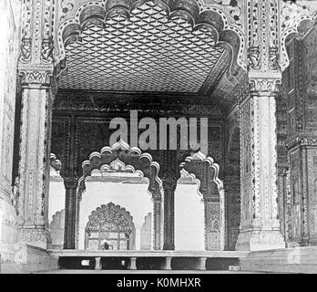 Vecchia Lanterna vintage di scorrimento interno red fort di Delhi, India, Asia Foto Stock