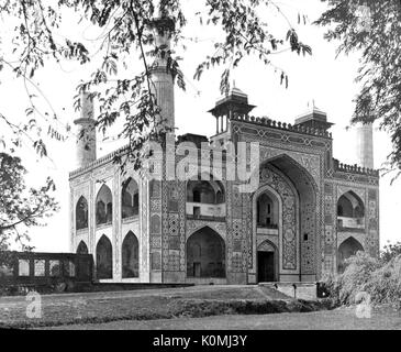 Vecchia Lanterna vintage della slitta di ingresso alla tomba di Akbar complessa, sikandra, Agra, Uttar Pradesh, India, Asia Foto Stock