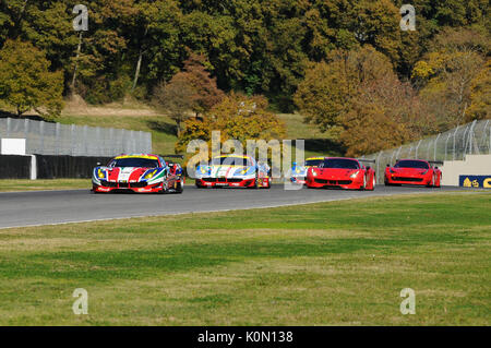 Il MUGELLO, IT, Novembre, 2015: sconosciuto eseguire con la Ferrari 488 Turbo nel circuito del Mugello in Italia durante la presentazione presso le Finali Mondiali Ferrari 2015 Foto Stock