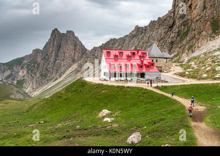 Pneumatici capanna, Sciliar-Catinaccio Parco naturale Dolomiti Trentino Alto Adige Italia Foto Stock