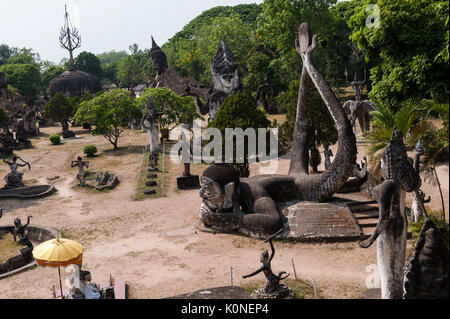 Buddha Park al di fuori di Vientiane contiene oltre 200 sculture raffiguranti Indù e Buddista divinità. Foto Stock