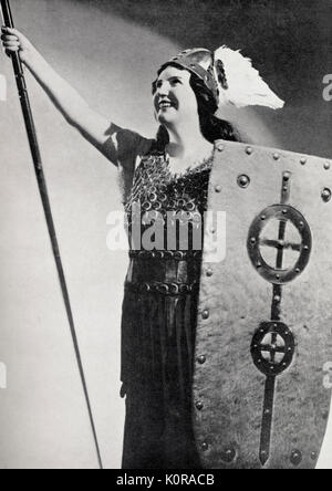 Kirsten Flagstad come Brunnhilde in Wagner 's opera ciclo di anello, 1935. Soprano norvegese 1895-1962 lancia casco di protezione Foto Stock