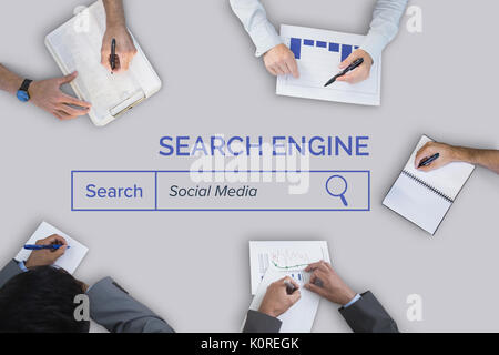 Incontro di lavoro contro il grigio chiaro Foto Stock