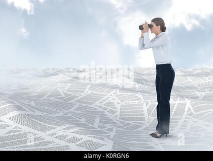 Digital composito di imprenditrice tenendo il binocolo in mare di documenti sotto le nuvole del cielo Foto Stock