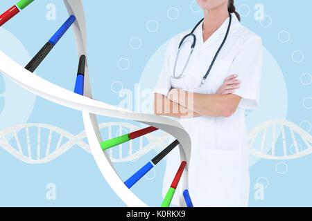Composito Digitale del medico donna in piedi con filamenti di DNA Foto Stock