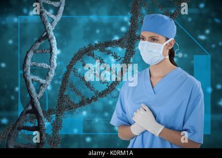 Composito Digitale del medico donna in piedi con 3D di filamenti di DNA contro sfondo blu Foto Stock