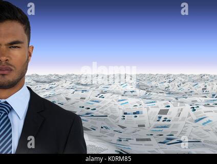 Digital composito di imprenditore nel mare di documenti sotto il cielo Foto Stock