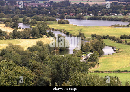 Un inglese un paesaggio rurale che si affaccia sul fiume Tamigi nel Sud Oxfordshire Foto Stock