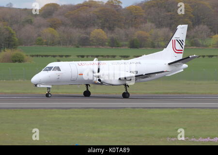 G-GNTB, una Saab 340 azionato da Loganair, durante il corso di formazione a Glasgow Prestwick International Airport in Ayrshire. Foto Stock