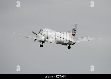 G-GNTB, una Saab 340 azionato da Loganair, durante il corso di formazione a Glasgow Prestwick International Airport in Ayrshire. Foto Stock