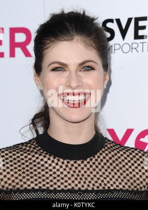 Los Angeles, Stati Uniti d'America. 23 Ago, 2017. Alexandra Daddario presso gli arrivi per la sosta di Premiere, ArcLight Hollywood, Los Angeles, CA il 23 agosto 2017. Foto di: Dee Cercone/Everett raccolta credito: Everett Collection Inc/Alamy Live News Foto Stock