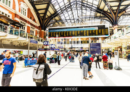 Dalla stazione di Liverpool Street, Liverpool street stazione Liverpool Street Station di Londra, all'interno della stazione di Liverpool Street, Liverpool Street station REGNO UNITO Foto Stock