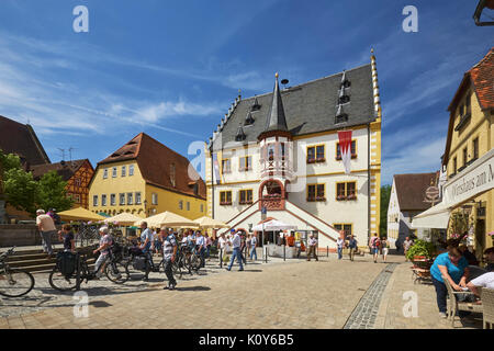 Il municipio sulla piazza del mercato in Volkach, bassa Franconia, Baviera, Germania Foto Stock