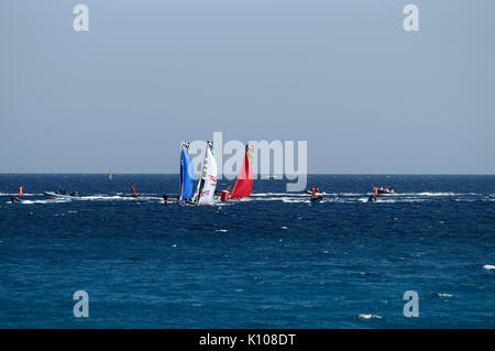 Nizza - 29 Luglio : il " Tour de France a la Voile 2017 ". Atto 9 . Città di Nizza Costa Azzurra.Super finale di gara per i primi otto barche. In blu : " Foto Stock