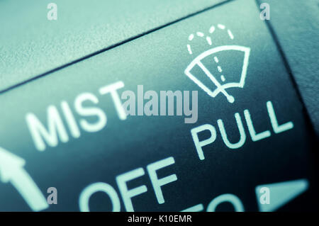 Close-up del commutatore tergivetro icona in auto Foto Stock
