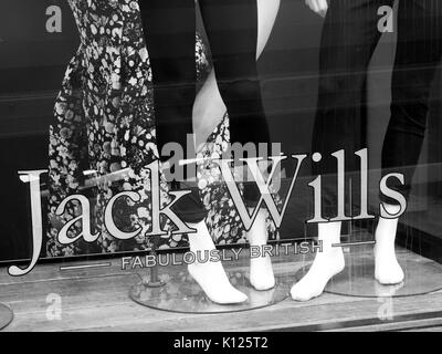 Jack Wills favolosamente British la finestra di visualizzazione, la società fondata da Peter Williams e Robert Shaw nel 1999 Foto Stock