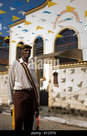 Congada o congestado è una manifestazione culturale e religiosa afro-brasiliana. Molto vecchio folguedo, costituisce un balletto drammatico con canzone e musica Foto Stock