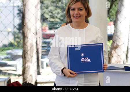 Un altro diploma UDG sorriso (31282891020) Foto Stock