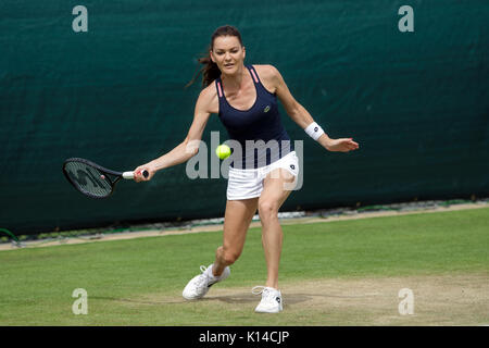 Agnieszka RADWANSKA di Polonia durante la pratica presso i campionati di Wimbledon 2017 Foto Stock
