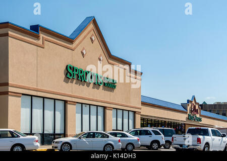 Storefront esterna di germogli Farmers Market vendita di alimenti naturali in Norman, Oklahoma, Stati Uniti d'America. Foto Stock