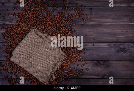 I chicchi di caffè. Vista da sopra con lo spazio di copia Foto Stock