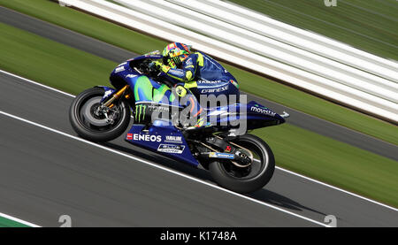 Movistar Yamaha Valentino Rossi durante una sessione di prove libere in vista del Gran Premio di Gran Bretagna a Silverstone, Towcester. Foto Stock