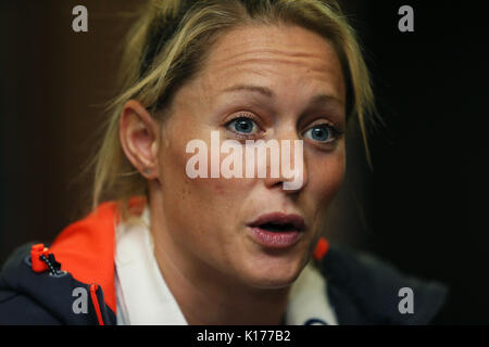 L'Inghilterra del Natasha caccia durante la conferenza stampa a Clayton Hotel, Belfast, precedendo la Coppa del Mondo Donne finale tra Inghilterra e Nuova Zelanda domani sera. Foto Stock