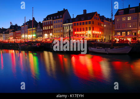 Nyhavn al crepuscolo Foto Stock