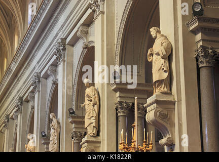 Sicilia, la città di Palermo, nella cattedrale di Maria Santissima Assunta, figure sacre nella chiesa nave, UNESCO Foto Stock