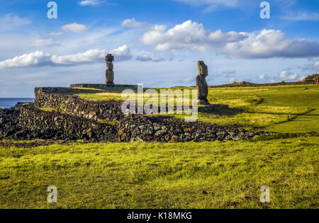 Moais statue, vai ura, isola di pasqua, Cile Foto Stock