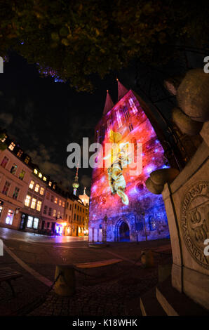 Proiezione di luce su nikolaikirche, Berlino, Germania Foto Stock