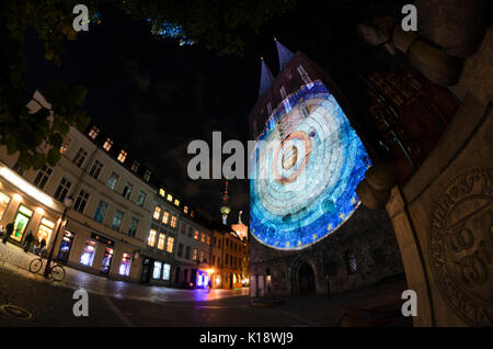 Proiezione di luce su nikolaikirche, Berlino, Germania Foto Stock