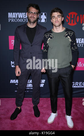 Las Vegas, NV, Stati Uniti d'America. 26 Ago, 2017. Il Chainsmokers. Mayweather vs McGregor pre-lotta VIP tappeto rosso al T-Mobile Arena. Credito: mjt/AdMedia Credito: Mjt/AdMedia/ZUMA filo/Alamy Live News Foto Stock