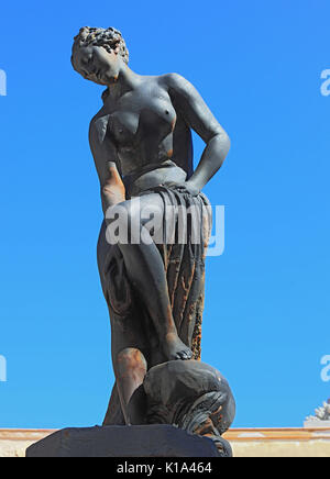 Sicilia, la città di Trapani, la Statua fontana Venere Anadyomene presso il mercato del pesce, fontana di Venere Anadiomene a Piazza Mercato del Pesce Foto Stock
