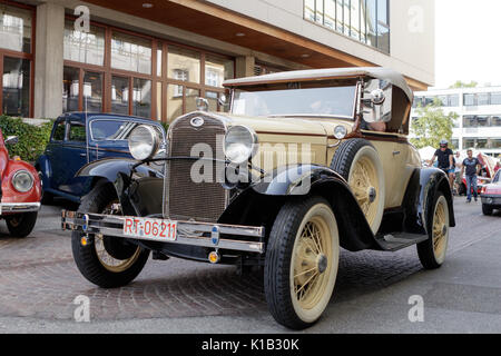 Reutlingen, Germania - 20 agosto 2017: Ford oldtimer auto all'reutlinger oldtimertag evento su agosto 20, 2017 a Reutlingen, Germania. Foto Stock