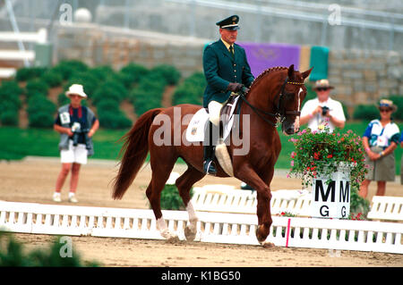 I Giochi olimpici di Atlanta del 1996, Klaus Balkenhol (GER) Goldstern equitazione Foto Stock